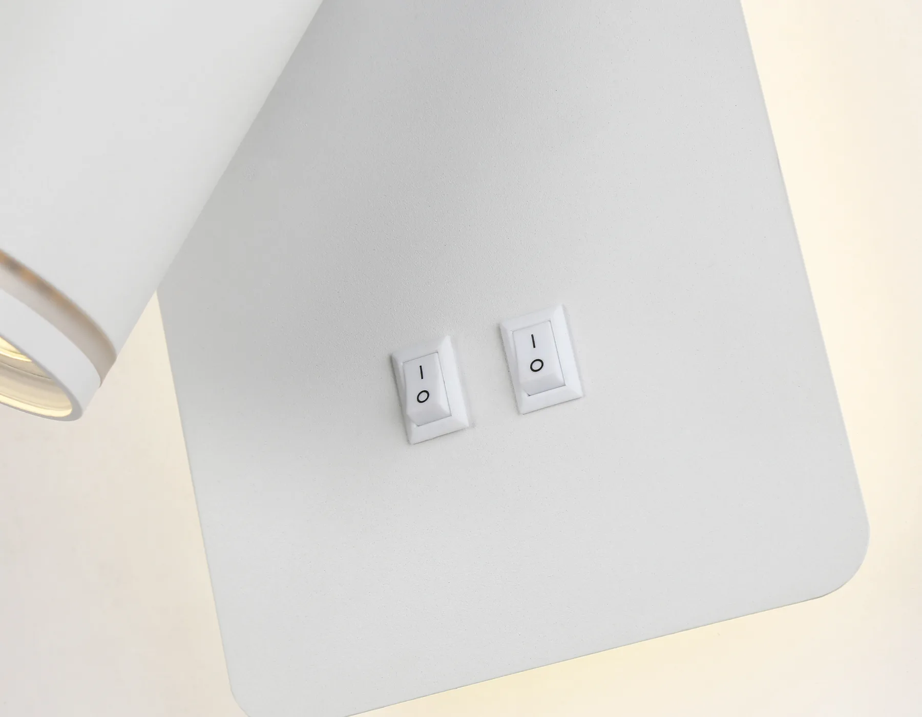 Настенный светильник с выключателем FW2465 WH белый GU10 max 12W+LED 4200K 9W 185*105*150 Ambrella Light 2