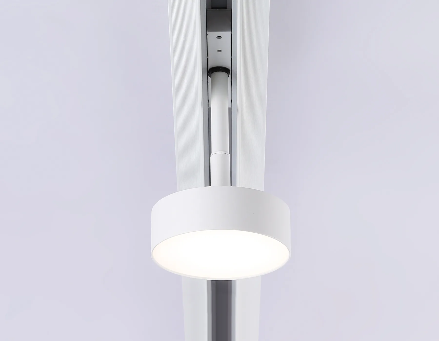 Трековый светильник 4200K 12Вт 120° GL3852 WH белый IP20 12W 4200K 48V D95*30 Ambrella Light 8