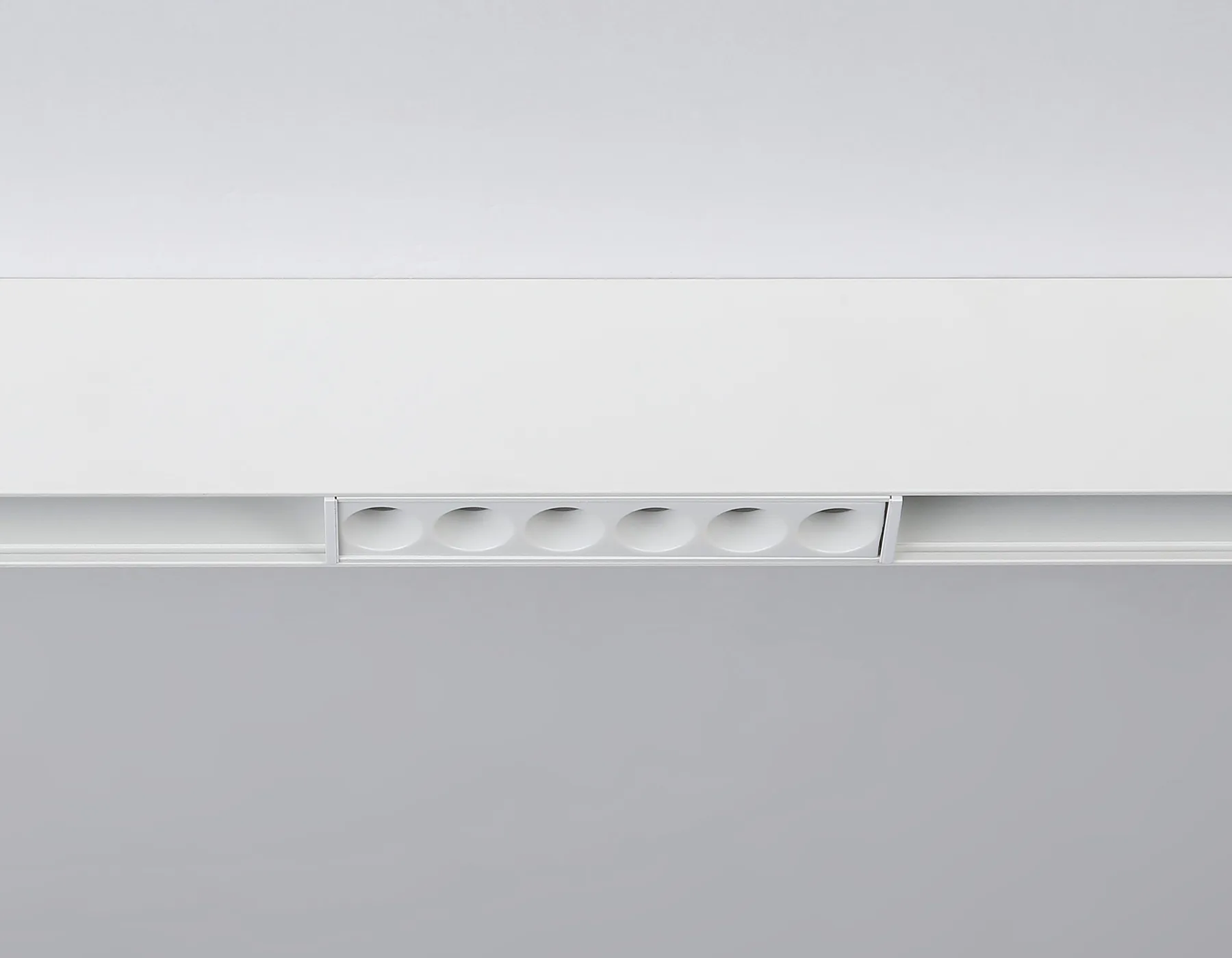 Трековый линейный светильник 4200K 6Вт 24° GL4017 WH белый IP20 6W 4200K 48V 24° 115*22*45 Ambrella Light 6