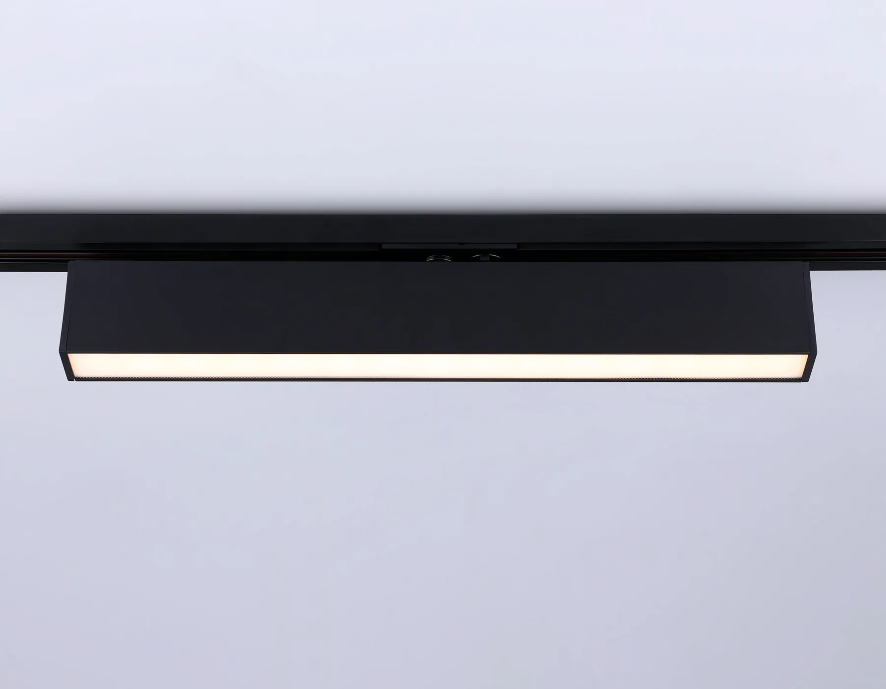 Трековый линейный светильник 3000K 24Вт 120° GL6775 BK черный LED 24W 3000K 600*22*48 Ambrella Light 9