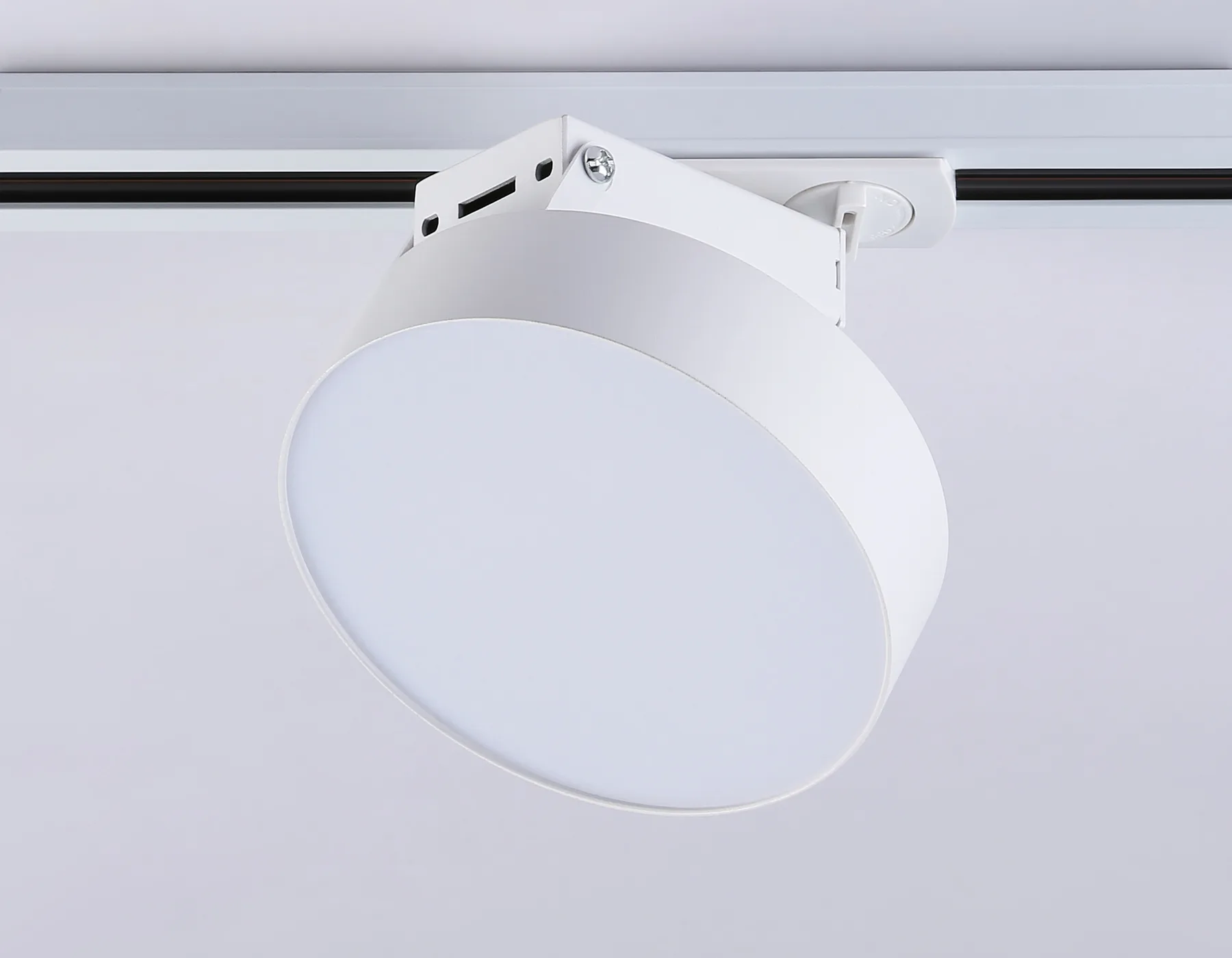 Трековый светильник 4200K 15Вт 120° GL6837 WH белый LED 15W 4200K D115*80 Ambrella Light 8
