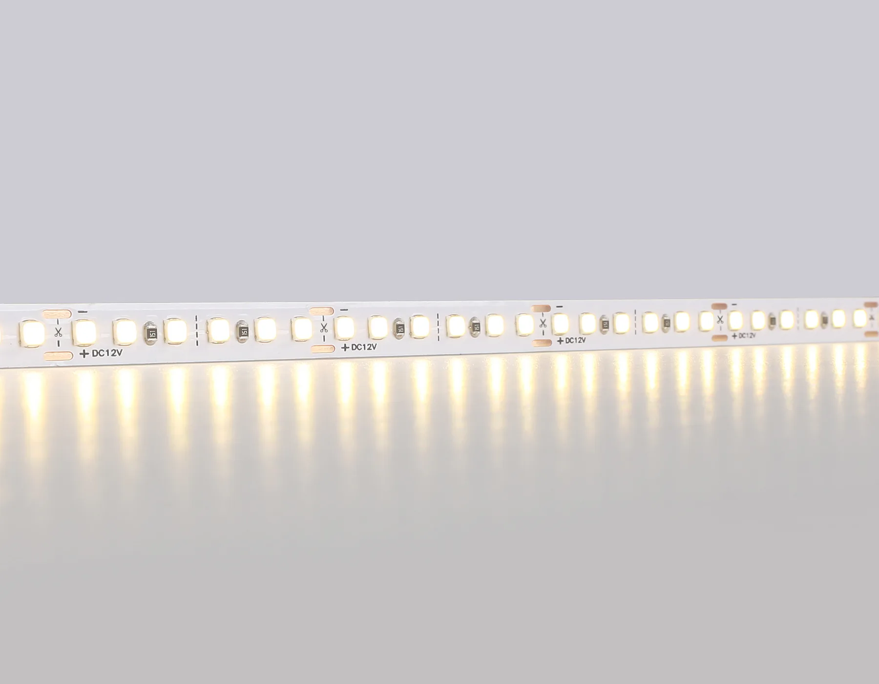 Светодиодная лента 12В 2835 180Led 14.4Вт/м 3000K IP20 5м GS1301 2835 180Led/ 14.4W m/ 12V IP20 3000K/ 5000*8*1.2mm (2 конт.) Ambrella Light 11