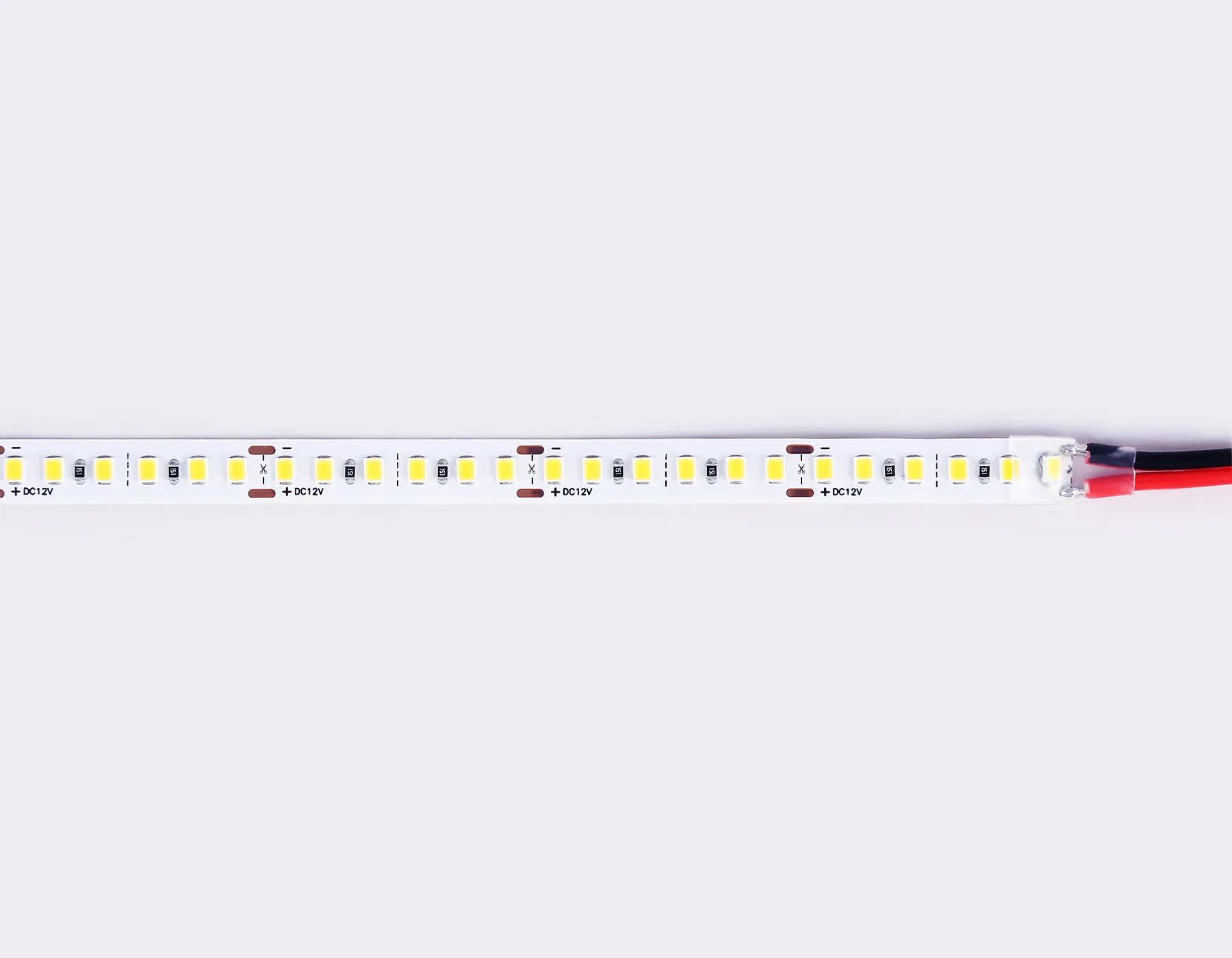 Светодиодная лента 12В 2835 180Led 14.4Вт/м 3000K IP20 5м GS1301 2835 180Led/ 14.4W m/ 12V IP20 3000K/ 5000*8*1.2mm (2 конт.) Ambrella Light 13