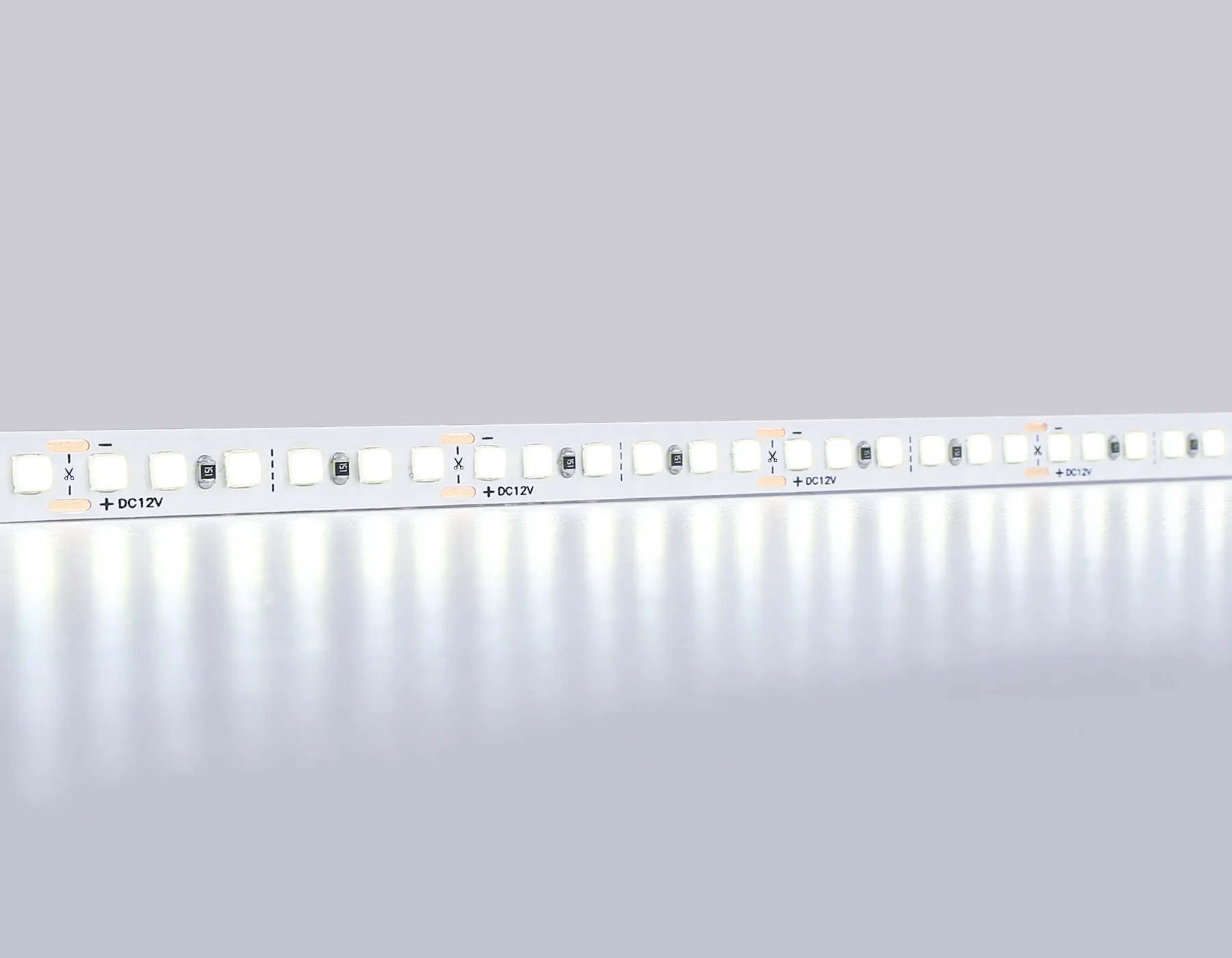 Светодиодная лента 12В 2835 180Led 14.4Вт/м 6500K IP20 5м GS1313 2835 180Led/ 14.4W m/ 12V IP20 6500K/ 5000*10*1.2mm (2 конт.) Ambrella Light 6