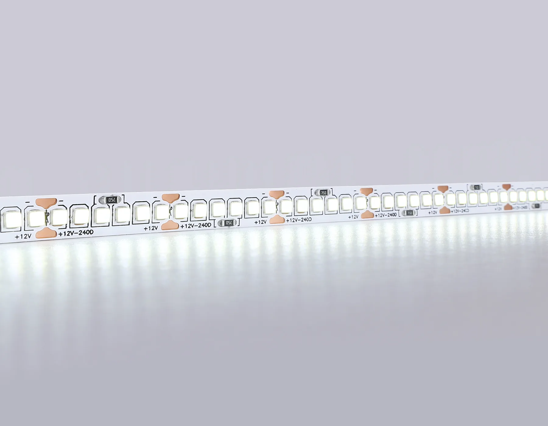 Светодиодная лента 12В 2835 240Led 19.2Вт/м 6500K IP20 5м GS1503 2835 240Led/ 19.2W m/ 12V IP20 6500K/ 5000*10*1.2mm (2 конт.) Ambrella Light 11